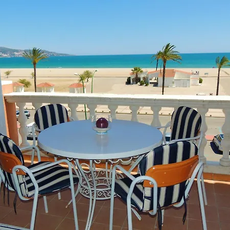 Charming Near Apartment Empuriabrava