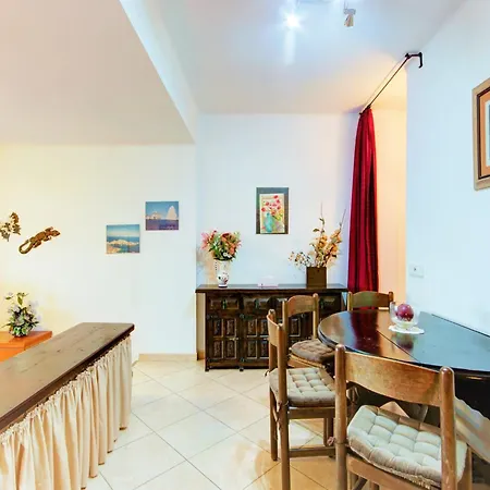 Charming Near Apartment *