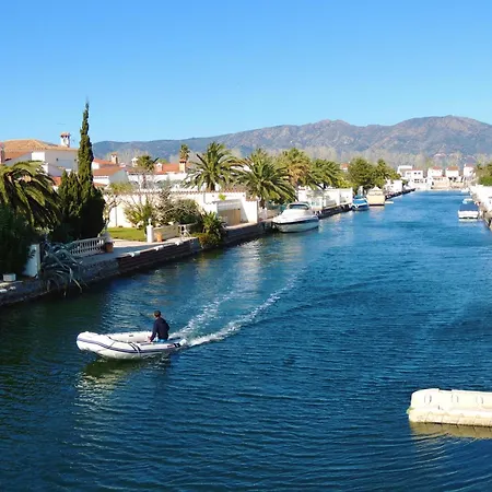 Charming Near * Empuriabrava